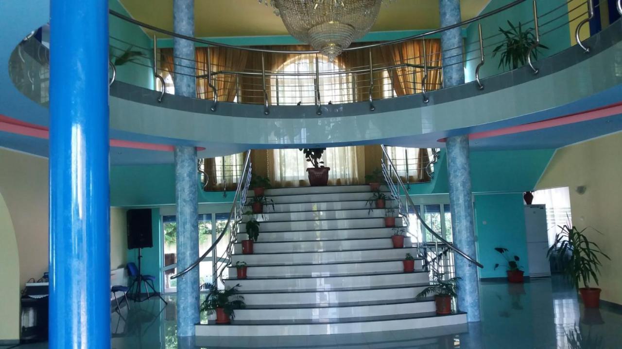 Hotel Casa Albastra Drumu Carului Esterno foto